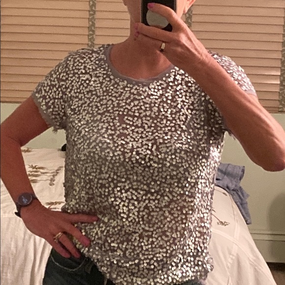 Gray short sleeve tulle top with silver sequins - Picture 3 of 6